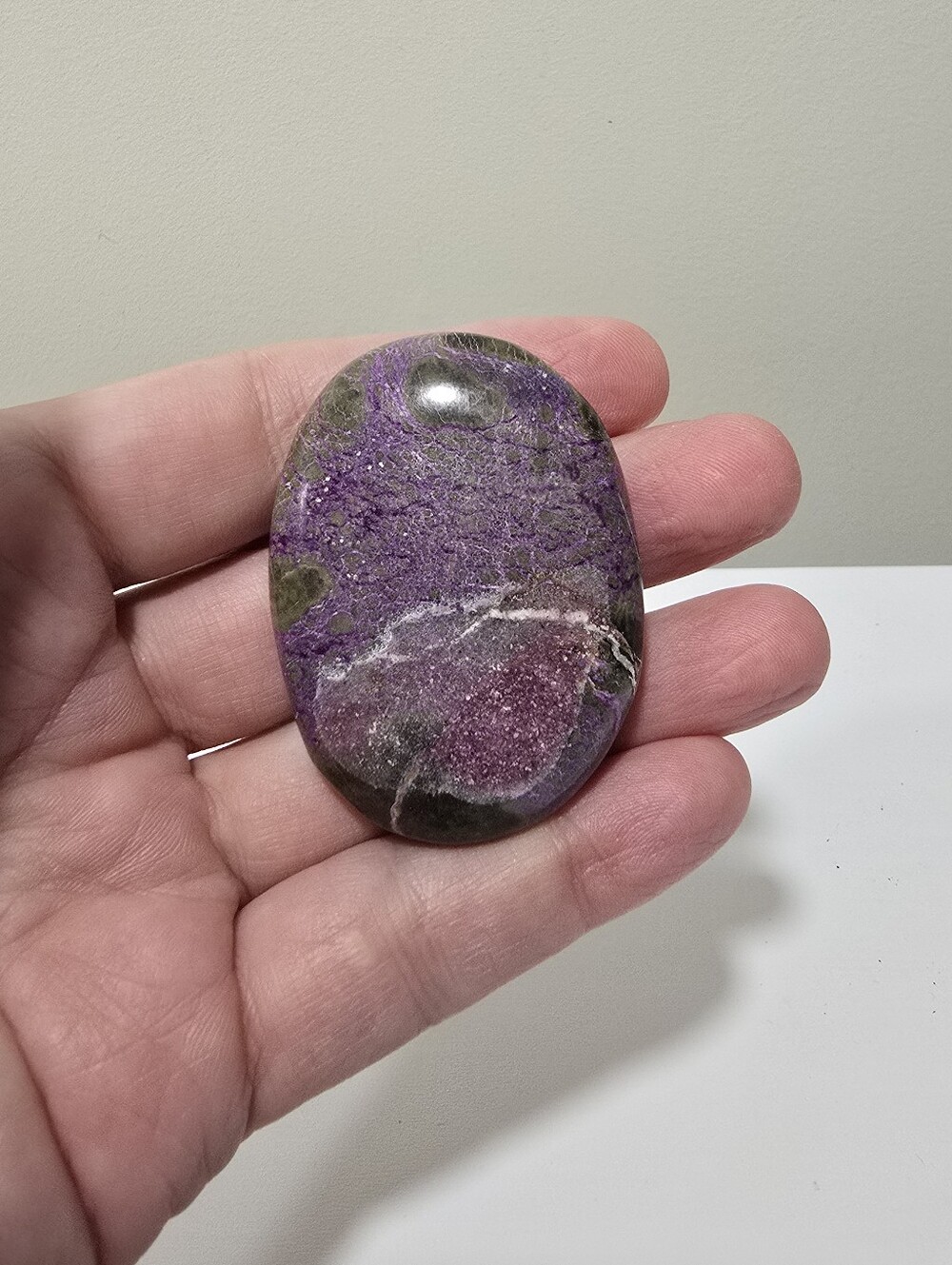 Atlantisite Crystal Palmstone #A, Aka Stichtite and Serpentine - Picture 7 of 8